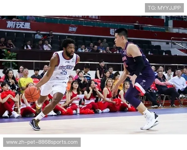 广州篮球队进攻表现分析:优缺点与未来改进方向探讨 广州篮球队进攻表现分析:优缺点与未来改进方向探讨